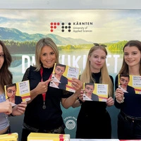 Meet & Match Messeorganisatorin Birgit Marktl (2.v.l.) und ihr Team stehen Interessierten auf der Messe mit Rat und Tat zur Seite