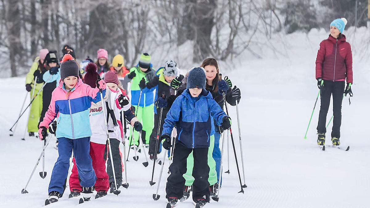 Langlauf Langlaufen für Volksschulkinder Villacher Alpenarena