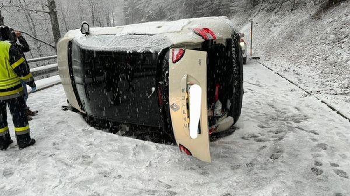 Der Unfall ereignete sich auf einem steil abfallenden Straßenstück