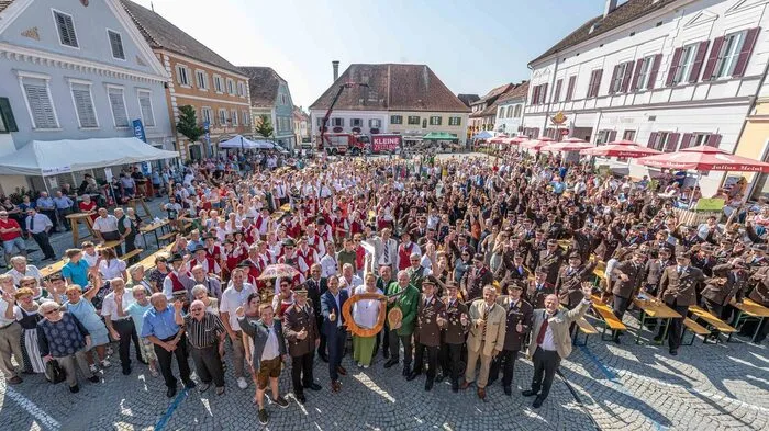 Das war ein Triumph! Mit 25.857 Stimmen holte sich die Freiwillige Feuerwehr Pöllau den Sieg bei der Platzwahl 2019.