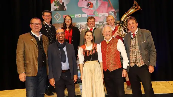 Am Foto von Links: Wolfgang König, Seppi Rukavina, Otto Scheiflinger, Melanie König, Franz Josef Isak, Richi Di Bernardo, Gabriel Urach und Arno Kohlweg.