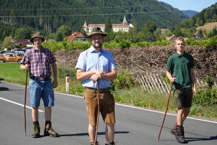 Die Almhirten begleiteten die Rinder.