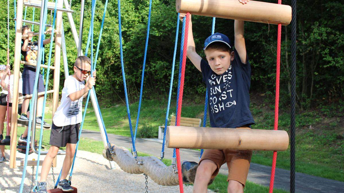 Besonders heiß begehrt war bei der Eröffnung der Kletterparcour