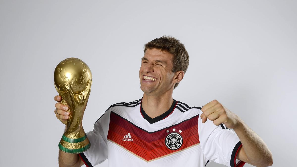 Thomas Müller 2014 mit dem WM-Pokal