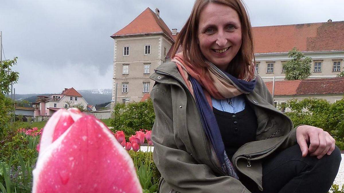 Mehr Farbe für das Leben psychisch beeinträchtigter Menschen: Sozialtrainerin Karin Dorfer im Stiftsgarten St. Lambrecht: „Wir vermitteln fachliche wie organisatorische wie  soziale Kompetenz