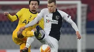 Spranger (hier gegen Tottenham-Star Dele Alli) fällt für den Rest der Saison aus