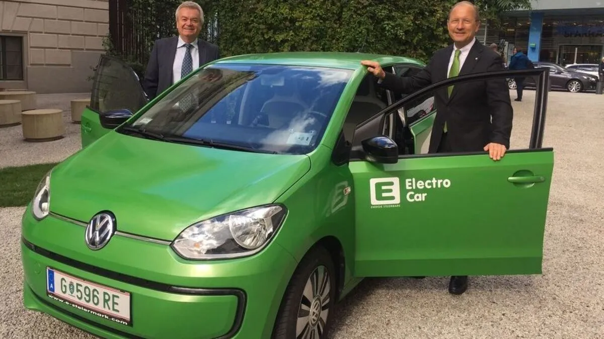 20 Euro für zwei Tage: Landesrat Anton Lang (links) mit Energie-Steiermark-Sprecher Urs Harnik-Lauris