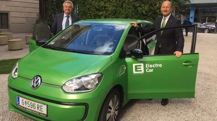 20 Euro für zwei Tage: Landesrat Anton Lang (links) mit Energie-Steiermark-Sprecher Urs Harnik-Lauris