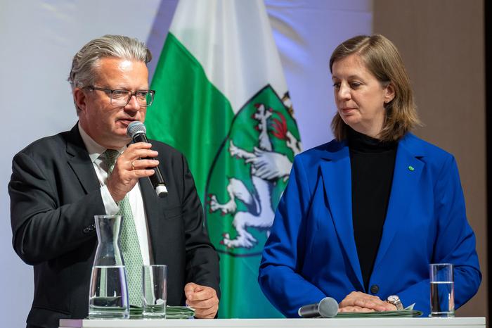 „Guter Tag für die Steiermark“: Landeshauptmann Christopher Drexler und Wirtschaftslandesrätin Barbara Eibinger-Miedl