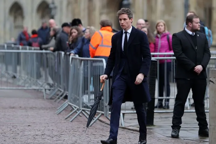 Zu den etwa 500 geladenen Gästen gehörten der britische Schauspieler Eddie Redmayne, der Hawking im Film "Die Entdeckung der Unendlichkeit" spielte,...