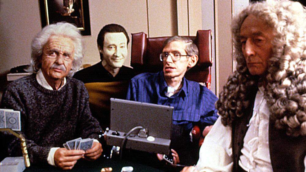 Star Trek- Poker-Runde: Jim Norton (als Albert Einstein), Brent Spiner (als Mr. Data), Stephen Hawking (er selbst), John Neville (als Sir Isaac Newton)