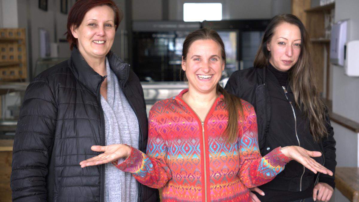 Kochen für den guten Zweck: Michaela Schimpl, Julia Petschnig, Dania Sirovica (von links)