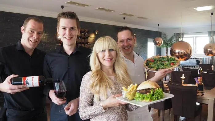 Das Team des Restaurants „Buon Appetito“ im Jahr 2017, nun ist die Betreibergesellschaft insolvent
