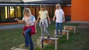 Bei der Mittelschule Mooskirchen gibt es neue Spielstationen