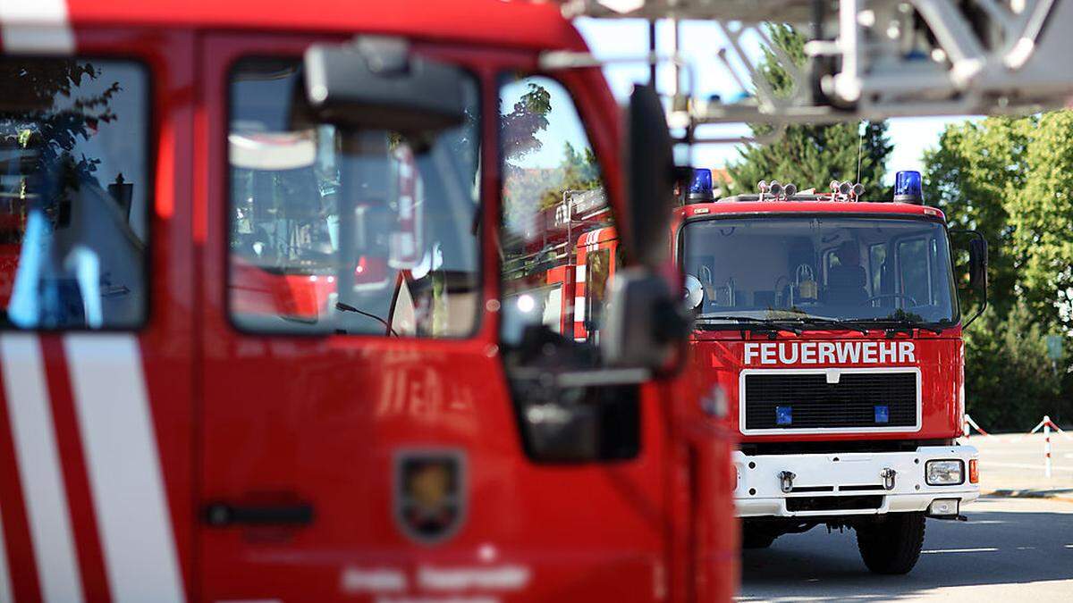 Wieder einmal musste die Feuerwehr einen Brand löschen und Menschen retten