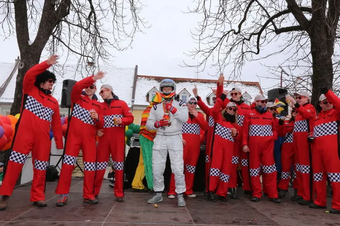 Die Gruppe Seat Racing Team trat zum ersten Mal an und holte Platz zwei bei den Wagen.