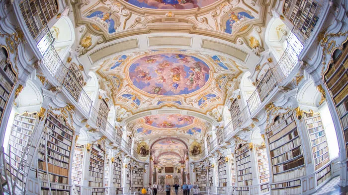 Ein Kunstwerk für sich: Die Stiftsbibliothek von Admont galt früher vielen als achtes Weltwunder