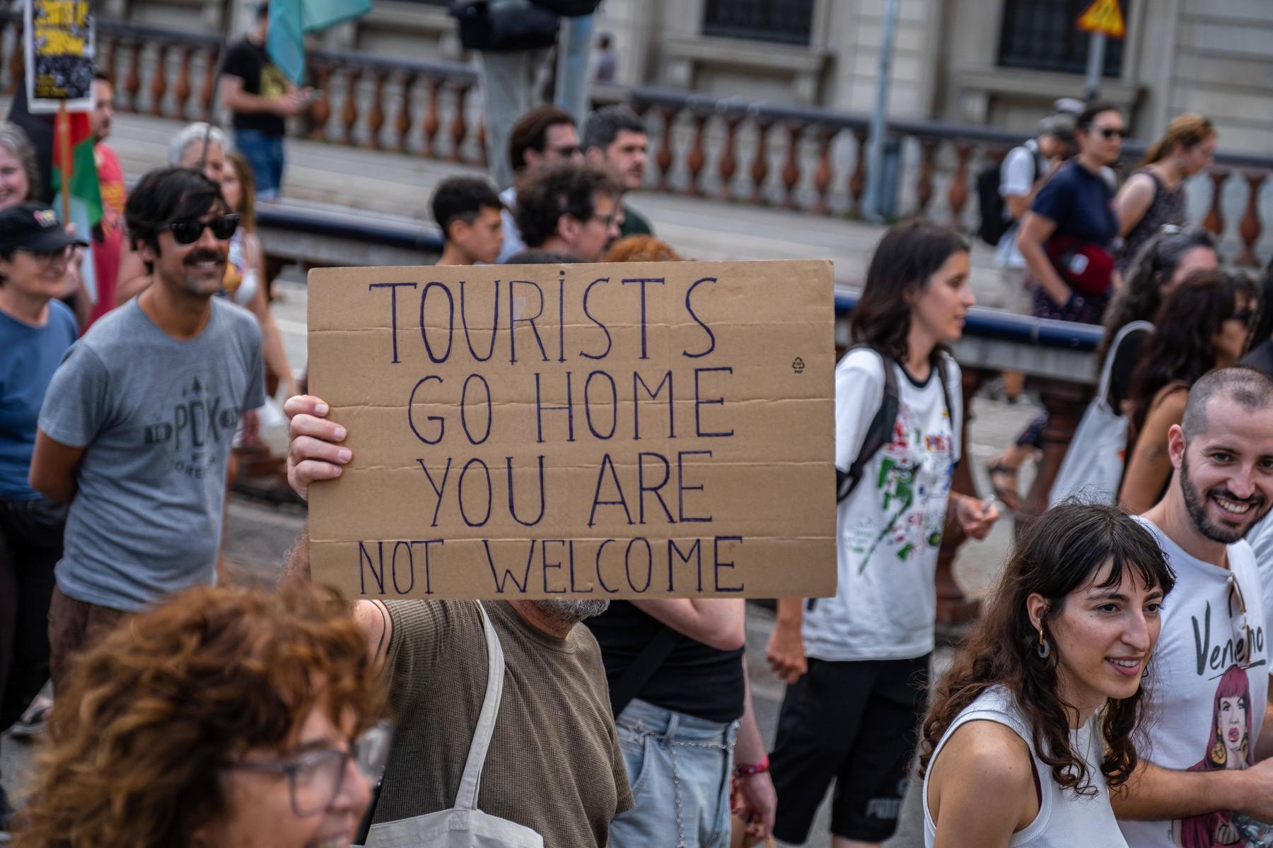 Belastung für Bewohner: Barcelona will Eintrittsgebühr für Kreuzfahrttouristen deutlich erhöhen