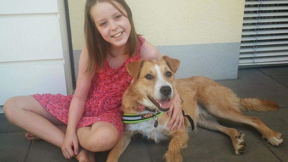 Nadine Großschädl (10) aus Weiz hat Diabetes Typ I. Mit Hund Ricky hat sie nicht nur einen genialen Helfer, sondern auch einen echten Freund gewonnen