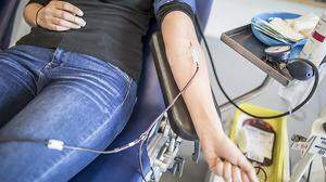 Das Blutspenden unterliegt in Österreich ab dem Alter von 60 Jahren bestimmten Einschränkungen (Sujetbild)