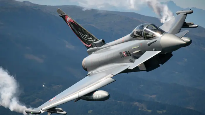 Kampfflugzeuge wie der Eurofighter sind derzeit im Luftraum von Hartberg-Fürstenfeld unterwegs: Das Bundesheer übt die Überwachung
