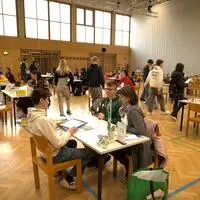 In 10 Minuten herausfinden, ob es zwischen dem Wunscharbeitgeber und den Bewerbern funkt – darum geht es beim Lehrlings-Speed-Dating am 3. November in der Stadtwerke-Hartberg-Halle