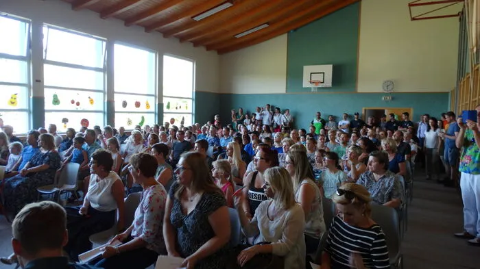 Im Zuge der Gesundheitsmesse wurde die Volksschule Tainach von Gesundheitsreferentin Beate Prettner mit dem "Gesunde Schule"-Gütesiegel ausgezeichnet.