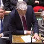 Lange Gesichter im britischen Parlament