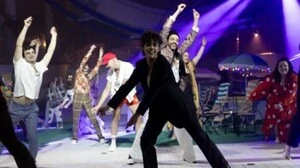 Die bunte Truppe schlägt Breschen durch labyrinthische Libretti