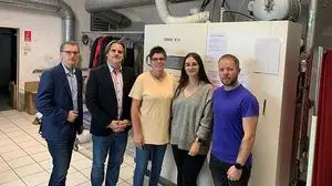 Christoph Kovacic und Hannes Matscheko mit dem Oberrosler-Team in Leoben: Michaela Kaluza-Pichler, Larissa Tosic und René Rinke