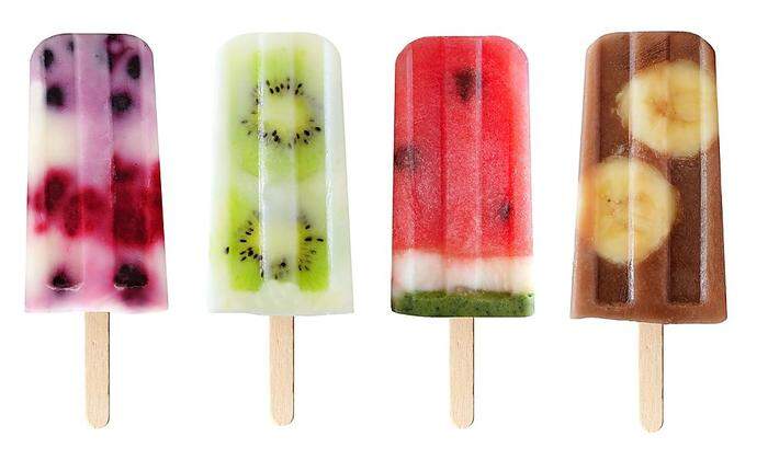 Kreativ mit Früchten: Heidelbeer-joghurt, Kiwi-Kokos, Melone-Basilikum und Schoko-Banane