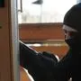 Die unbekannten Täter brachen Terrassen- und Kellertür auf (Symbolfoto)