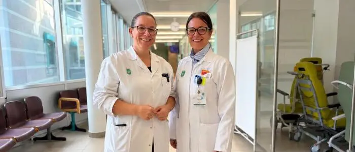 Nina Hörlesberger, Leiterin der Abteilung für Orthopädie und Traumatologie, mit ihrer Kollegin Eva Raidl, Leiterin der Klinischen Psychologie und Psychotherapie am Standort Stolzalpe