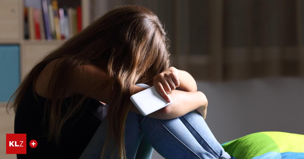 Psychosoziale-Krise-Schon-Kinder-sind-oft-sechs-sieben-Stunden-am-Tag-online-