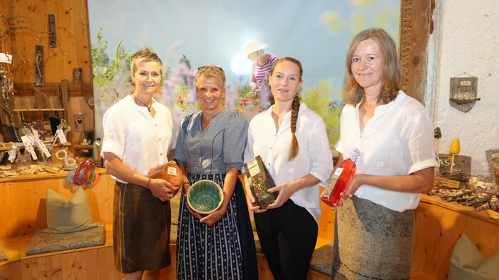 Sie betreuen den PfarrStadel: Anita Filzmaier, Maria Kohlmayr, Andrea Ackerer, Heidi Wallner