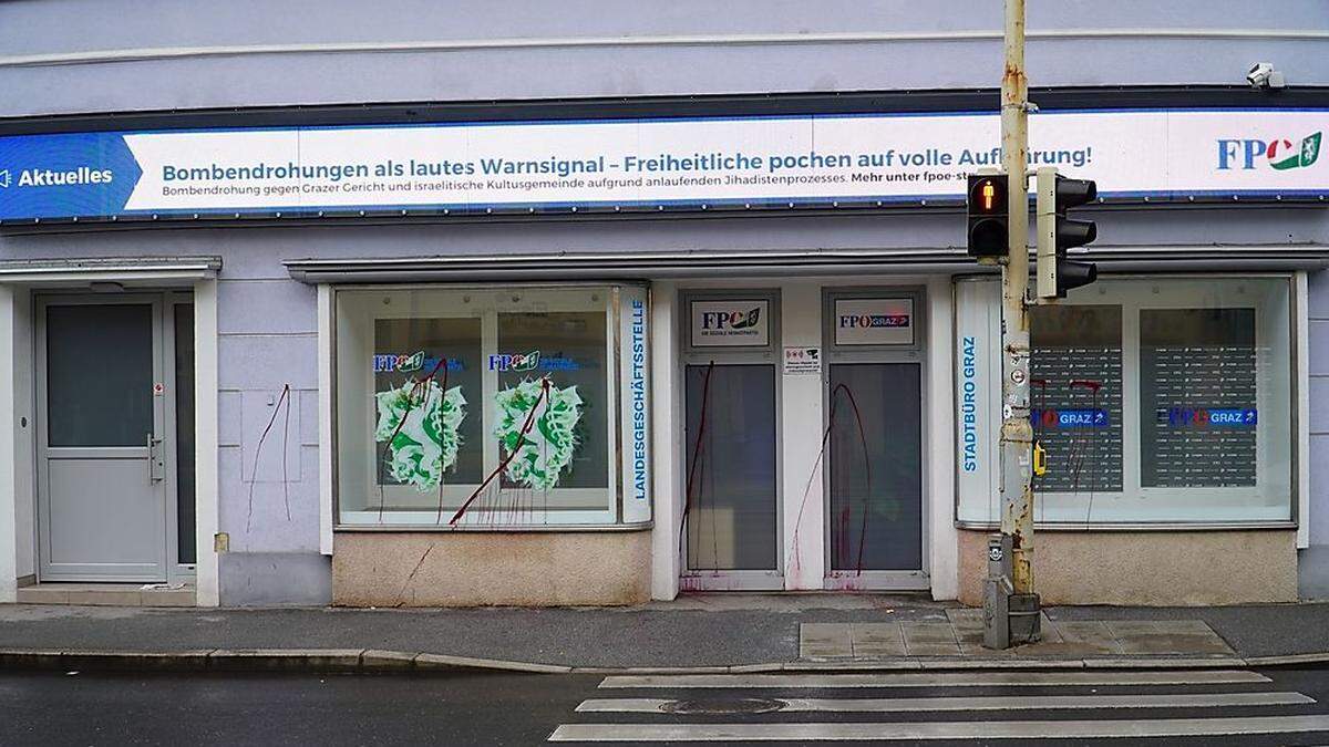 FPÖ-Landeszentrale in Graz-Jakomini mit Farbe beworfen