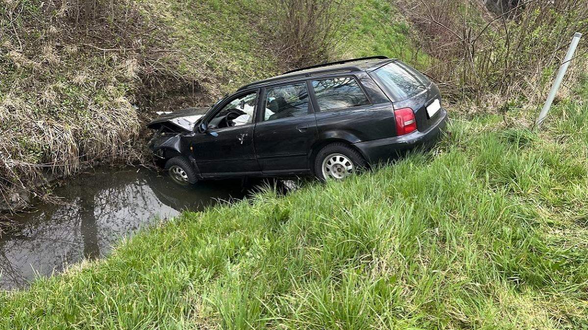 Der Pkw-Lenker wurde bei dem Unfall nicht verletzt