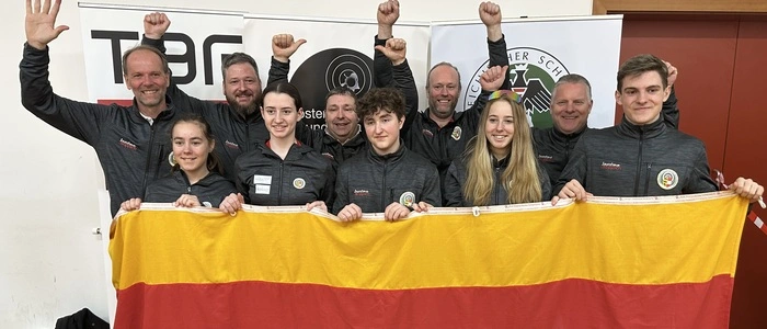 Das Team „Kärnten 1“ samt Trainerin und Betreuern