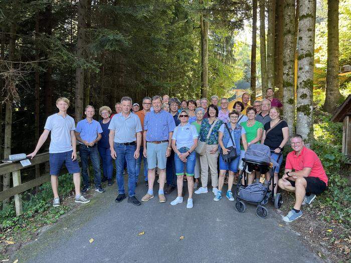 Feldbacher Bienenzuchtverein on Tour in Bad Waltersdorf