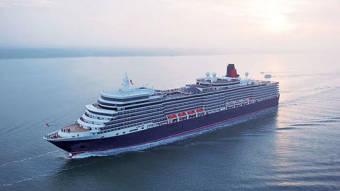 Knapp 2000 Passagiere werden an Bord der Queen Elizabeth, die zur Reederei Cunard gehört, von 1000 Crewmitgliedern betreut.