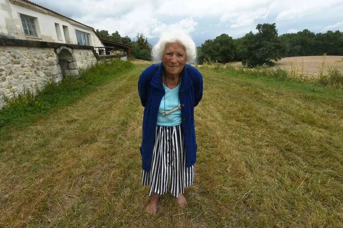 Zur Bedingung für die Entgegennahme des höchsten Verdienstordens des Landes machte die alte Dame allerdings, dass die Ehrung posthum ihrer gesamten Familie zugute kommt.