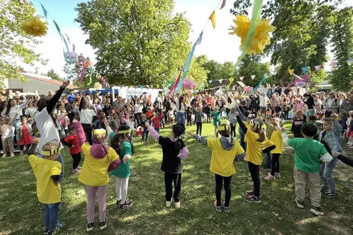 Die Kinder zeigten den Superheldentanz.