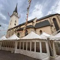 Das Villacher Kirchtags-Festgelände musste am Freitag wegen eines herannahenden Unwetters geräumt werden