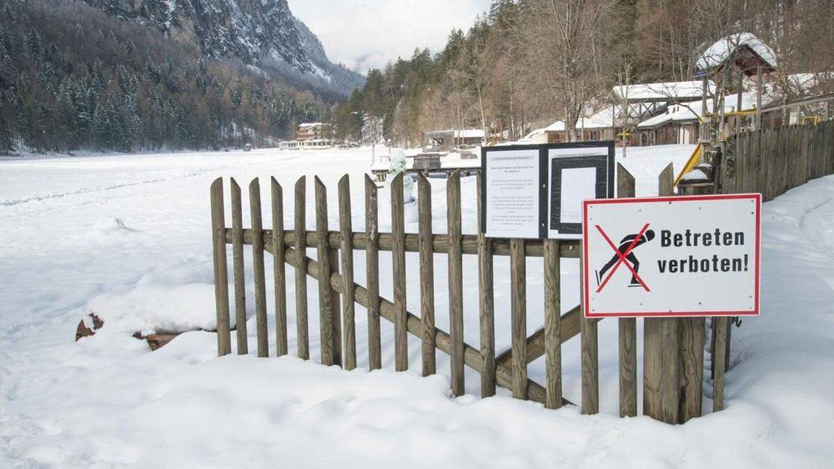 Derzeit sollte man auf keinen Fall die Eisfläche betreten