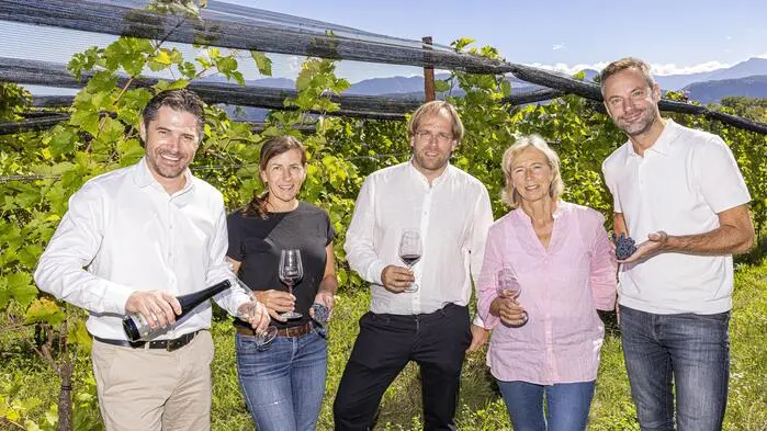 Kleine-Zeitung-Geschäftsleiter Christopher Weiss (links) und Chefredakteur Wolfgang Fercher (rechts) diskutierten mit Sabine David, Georg Lexer und Ingrid Bachler über Wein