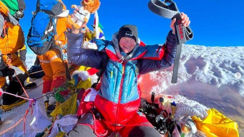 Sabrina Filzmoser am Gipfel des Mount Everest