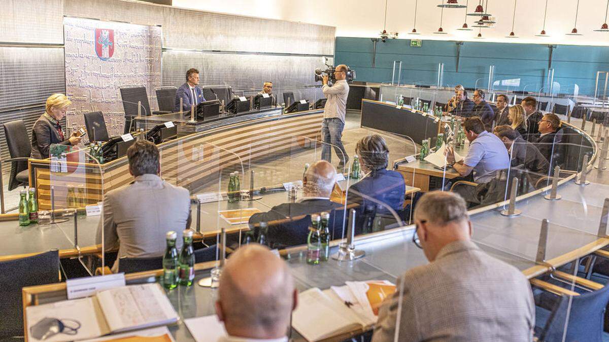 Der Runde Tisch tagt im Rathaus zum Thema Hallenbad-Zukunft