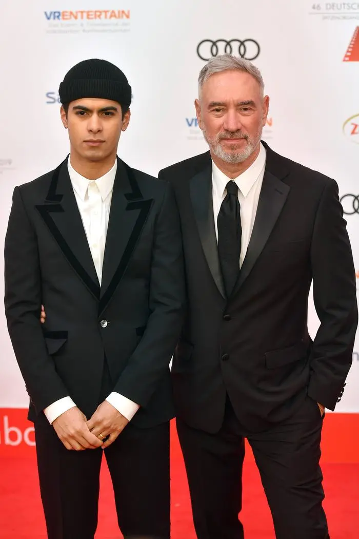 Roland EMMERICH (Regisseur), mit Ehemann Omar De Soto (DeSoto). 46.Deutscher Filmball-Roter Teppich,Red Carpet,am 26.01.2019. H o t e l B a y e r i s c h e r H o f, M u e n c h e n. *** Roland EMMERICH Director with Husband Omar De Soto DeSoto 46 German Film Ball Red Carpet Red Carpet on 26 01 2019 H o t e l B a y e r i s c h e r H o f M u e n n c h e n