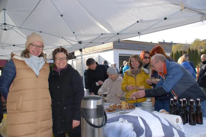 Zum dritten Mal fand die „Adventeinstimmung“ der Familie Leinweber statt und zog heuer hunderte interessierte Besucherinnen und Besucher an. 