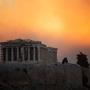 Das Feuer sieht man sogar bei der Akropolis